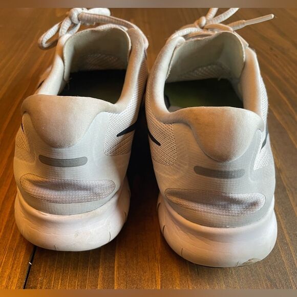 Nike sneakers light gray with black size 9.5 - Picture 3 of 6